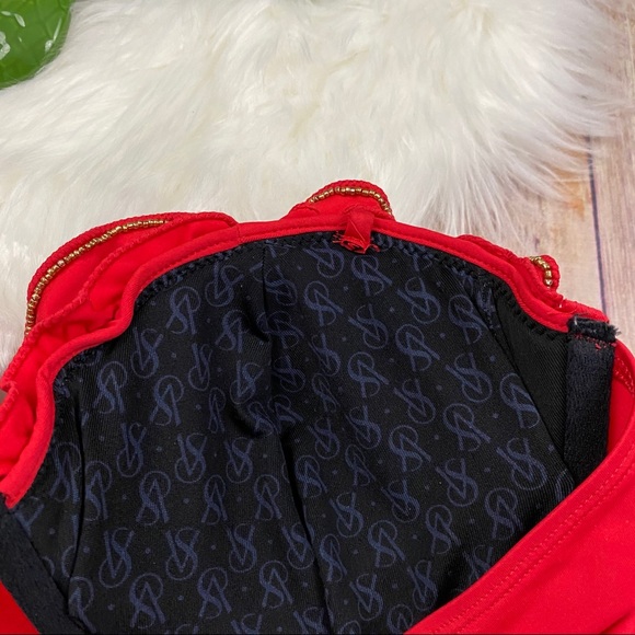 Victoria’s Secret Red Ruffled Strapless Bikini Top - Picture 5 of 8